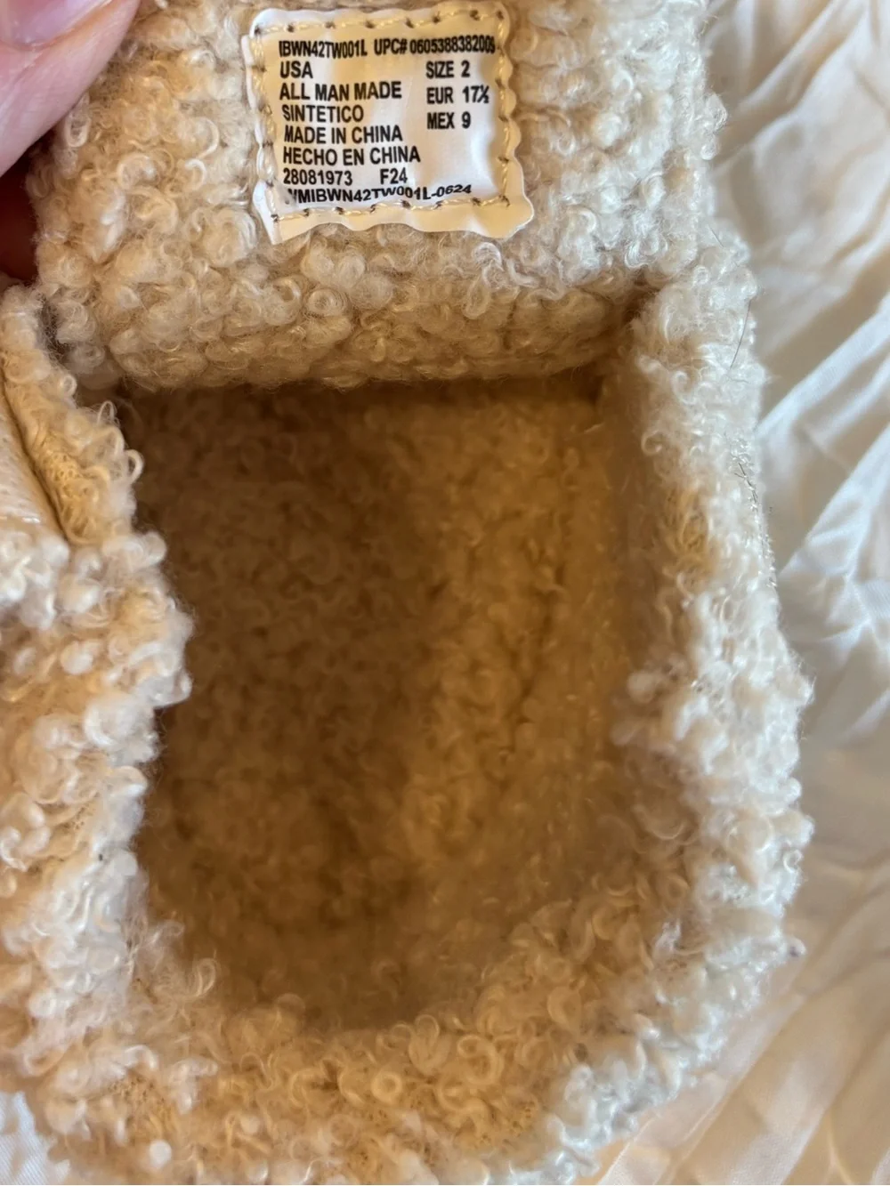 Wonder Nation Cozy Sherpa Baby Booties in Cream